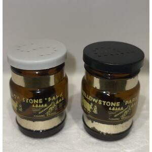 Vintage Amber Glass Barrel Souvenir Salt And Pepper Shakers Yellowstone Park